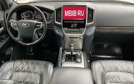 Toyota Land Cruiser 200, 2018 год, 7 749 000 рублей, 13 фотография