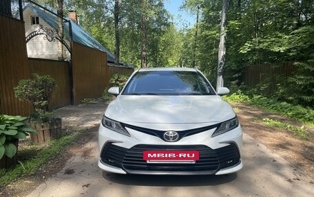 Toyota Camry, 2021 год, 3 250 000 рублей, 3 фотография