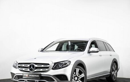 Mercedes-Benz E-Класс, 2019 год, 3 900 000 рублей, 1 фотография