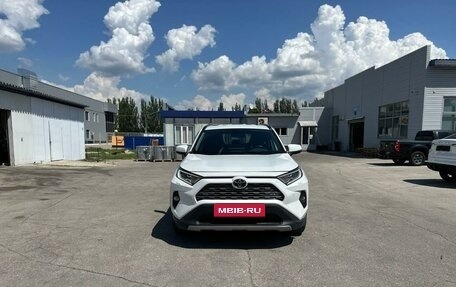 Toyota RAV4, 2020 год, 3 190 000 рублей, 2 фотография
