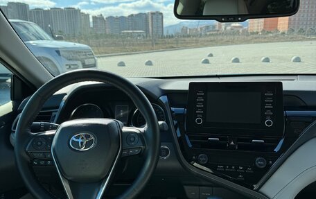 Toyota Camry, 2022 год, 3 690 000 рублей, 10 фотография