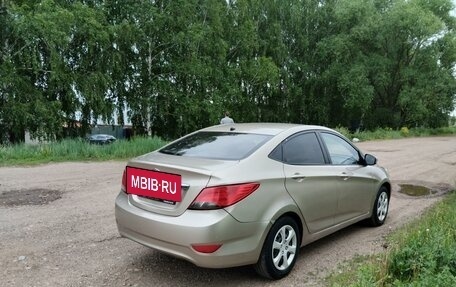 Hyundai Solaris II рестайлинг, 2011 год, 420 000 рублей, 4 фотография