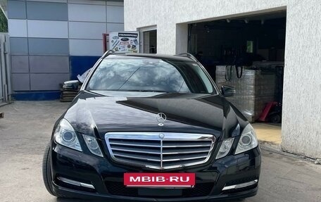 Mercedes-Benz E-Класс, 2011 год, 1 590 000 рублей, 2 фотография