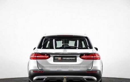 Mercedes-Benz E-Класс, 2019 год, 3 900 000 рублей, 5 фотография