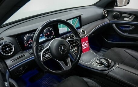 Mercedes-Benz E-Класс, 2019 год, 3 900 000 рублей, 18 фотография