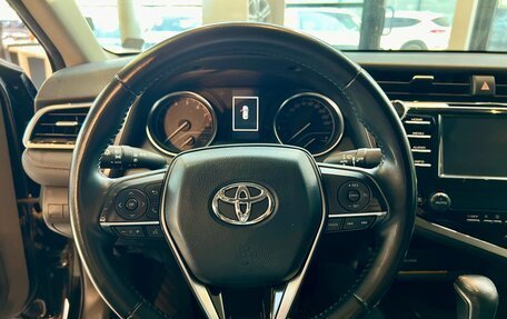 Toyota Camry, 2018 год, 2 375 000 рублей, 9 фотография
