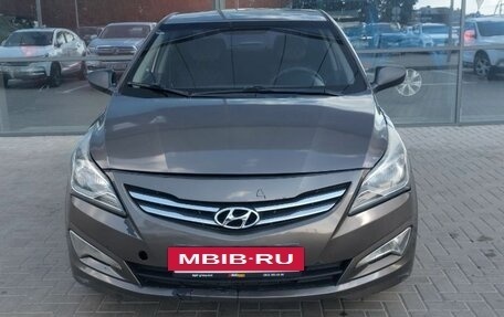 Hyundai Solaris II рестайлинг, 2015 год, 780 000 рублей, 2 фотография