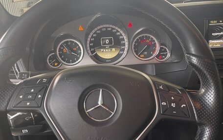 Mercedes-Benz E-Класс, 2011 год, 1 500 000 рублей, 17 фотография