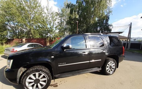 Chevrolet Tahoe III, 2012 год, 2 200 000 рублей, 2 фотография