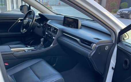 Lexus RX IV рестайлинг, 2018 год, 4 550 000 рублей, 10 фотография