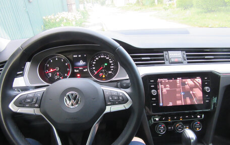 Volkswagen Passat B8 рестайлинг, 2020 год, 2 780 000 рублей, 17 фотография
