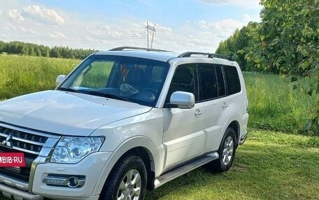 Mitsubishi Pajero IV, 2015 год, 3 300 000 рублей, 13 фотография