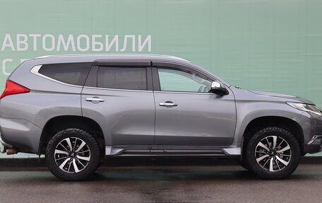 Mitsubishi Pajero Sport III рестайлинг, 2017 год, 3 000 000 рублей, 2 фотография