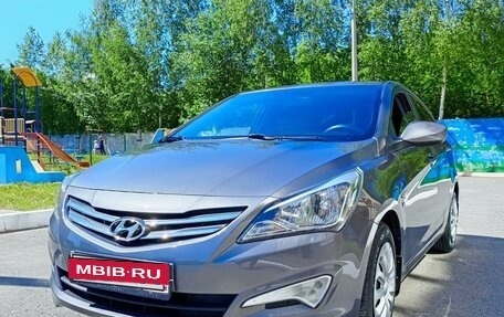 Hyundai Solaris II рестайлинг, 2015 год, 1 050 000 рублей, 22 фотография