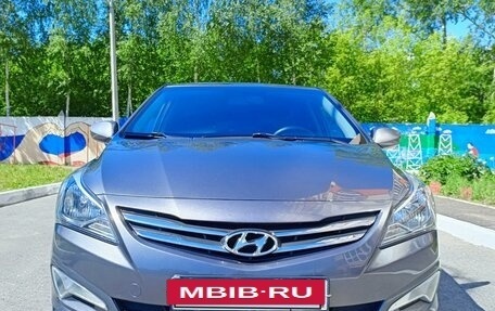 Hyundai Solaris II рестайлинг, 2015 год, 1 050 000 рублей, 23 фотография
