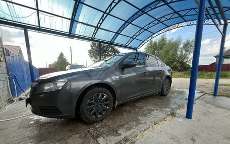 Chevrolet Cruze II, 2010 год, 750 000 рублей, 2 фотография