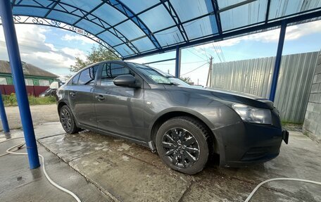 Chevrolet Cruze II, 2010 год, 750 000 рублей, 3 фотография