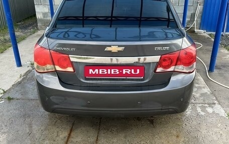 Chevrolet Cruze II, 2010 год, 750 000 рублей, 6 фотография