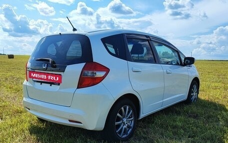 Honda Fit III, 2011 год, 950 000 рублей, 4 фотография