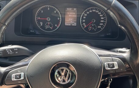 Volkswagen Multivan T6 рестайлинг, 2018 год, 4 050 000 рублей, 6 фотография