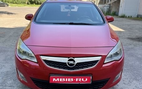 Opel Astra J, 2012 год, 1 140 000 рублей, 1 фотография