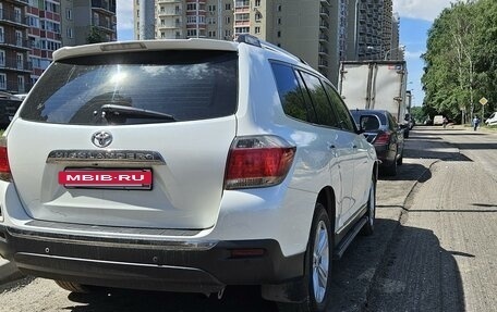 Toyota Highlander III, 2012 год, 2 300 000 рублей, 4 фотография