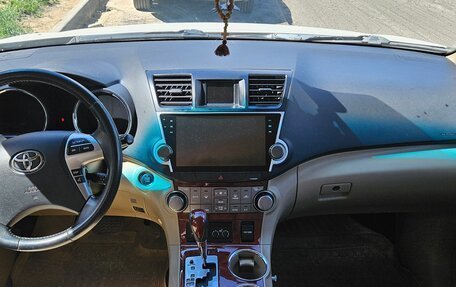 Toyota Highlander III, 2012 год, 2 300 000 рублей, 7 фотография