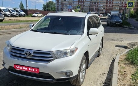 Toyota Highlander III, 2012 год, 2 300 000 рублей, 2 фотография