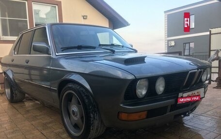 BMW 5 серия, 1985 год, 950 000 рублей, 2 фотография