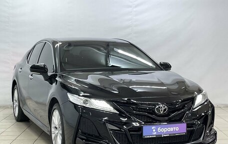 Toyota Camry, 2020 год, 3 795 000 рублей, 2 фотография