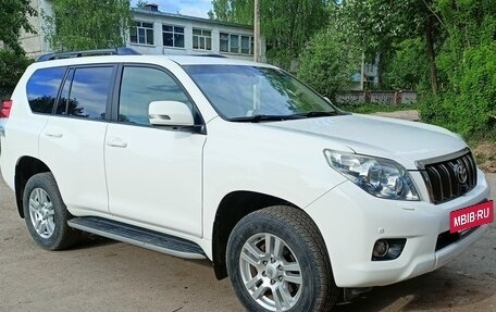 Toyota Land Cruiser Prado 150 рестайлинг 2, 2011 год, 3 350 000 рублей, 2 фотография