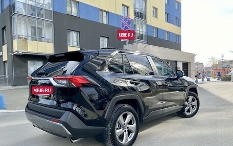 Toyota RAV4, 2021 год, 3 500 000 рублей, 2 фотография