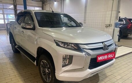 Mitsubishi L200 IV рестайлинг, 2021 год, 3 327 000 рублей, 3 фотография