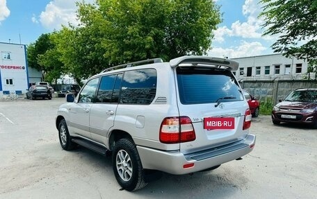 Toyota Land Cruiser 100 рестайлинг 2, 2004 год, 2 100 000 рублей, 8 фотография