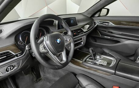 BMW 7 серия, 2017 год, 3 195 950 рублей, 14 фотография