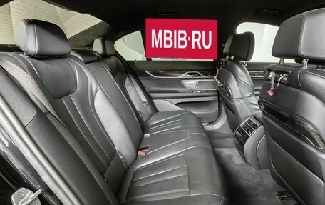 BMW 7 серия, 2017 год, 3 195 950 рублей, 12 фотография