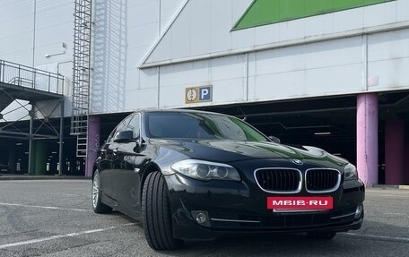 BMW 5 серия, 2010 год, 1 900 000 рублей, 18 фотография