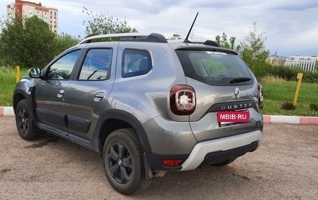 Renault Duster, 2022 год, 2 800 000 рублей, 3 фотография