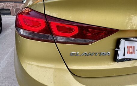 Hyundai Elantra VI рестайлинг, 2017 год, 2 000 000 рублей, 10 фотография
