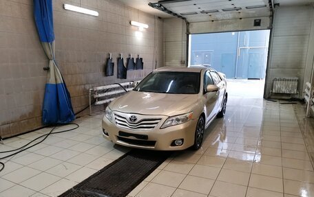 Toyota Camry, 2010 год, 1 020 000 рублей, 1 фотография