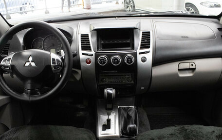 Mitsubishi Pajero Sport II рестайлинг, 2013 год, 2 279 000 рублей, 7 фотография