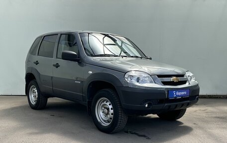 Chevrolet Niva I рестайлинг, 2017 год, 940 000 рублей, 2 фотография