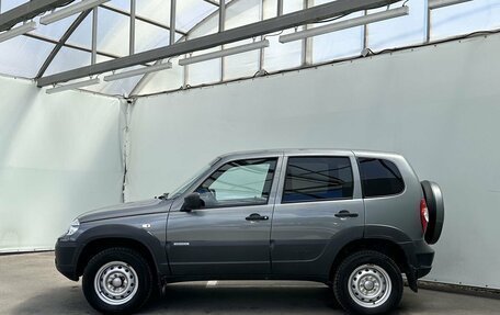 Chevrolet Niva I рестайлинг, 2017 год, 940 000 рублей, 8 фотография
