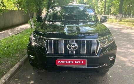 Toyota Land Cruiser Prado 150 рестайлинг 2, 2018 год, 7 300 000 рублей, 2 фотография