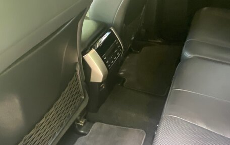 Toyota Land Cruiser Prado 150 рестайлинг 2, 2018 год, 7 300 000 рублей, 9 фотография