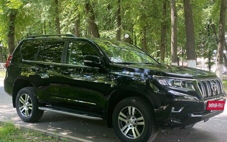 Toyota Land Cruiser Prado 150 рестайлинг 2, 2018 год, 7 300 000 рублей, 3 фотография