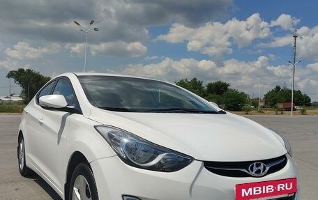 Hyundai Elantra V, 2013 год, 1 350 000 рублей, 2 фотография