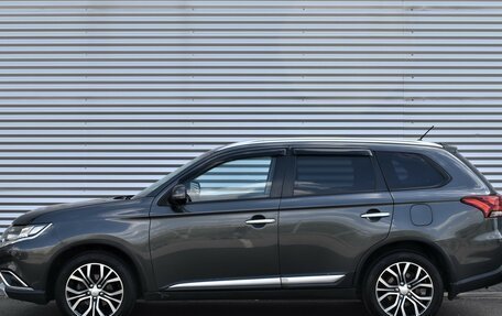 Mitsubishi Outlander III рестайлинг 3, 2016 год, 2 055 000 рублей, 4 фотография