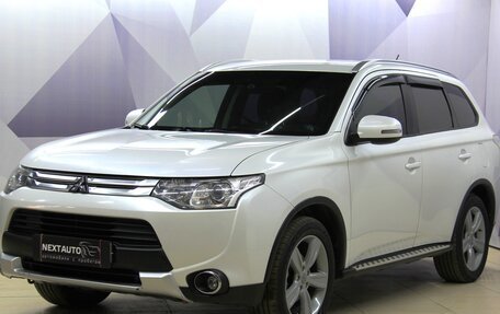 Mitsubishi Outlander III рестайлинг 3, 2014 год, 1 395 000 рублей, 4 фотография