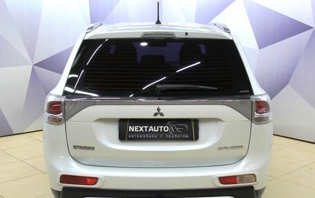 Mitsubishi Outlander III рестайлинг 3, 2014 год, 1 395 000 рублей, 7 фотография